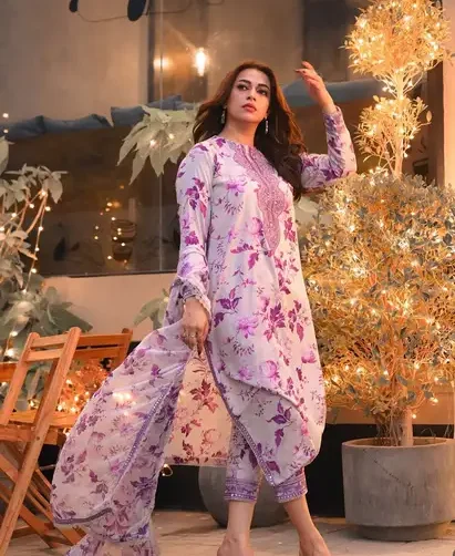 Aneela’s Premium Lawn & Chiffon 3PC with Sitara Embroidery