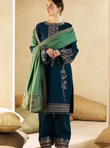 Coco by Zara Shahjahan 3Pc Dhank suit with embroidered neck, sleeves, border patch, embroidered shawl, and trouser – Pakistani designer wear 2025.