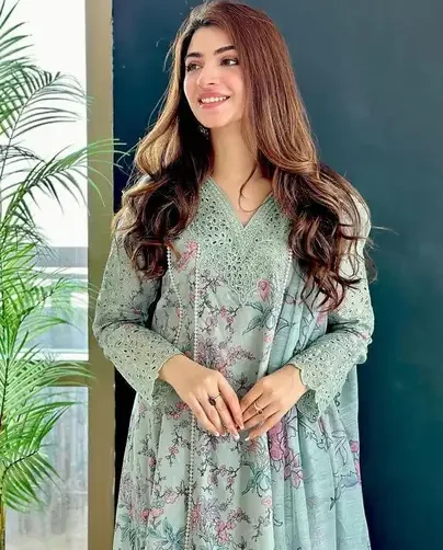 Iznik Premium Edition 3Pc Linen Suit with digital printed shirt, embroidered patches, printed dupatta, and trouser – Pakistani winter designer wear 2025