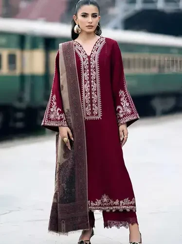 Izel 3Pc Dhank unstitched suit with embroidered shirt, embroidered border, embroidered sleeves, digital printed dupatta, and plain trouser – Pakistani designer winter wear