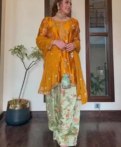 Zainab Chottani Silk 3 Piece Embroidered Suit with Chiffon Dupatta | SheraziShoppingCenter